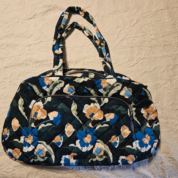 Vera Bradley Weekender - Picture 4 of 4